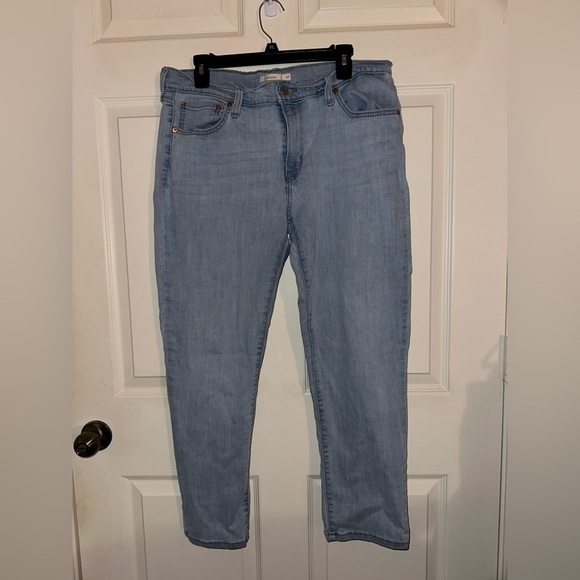 Levi’s women’s light wash boyfriend denim jeans 32 fall spring summer - Picture 2 of 6